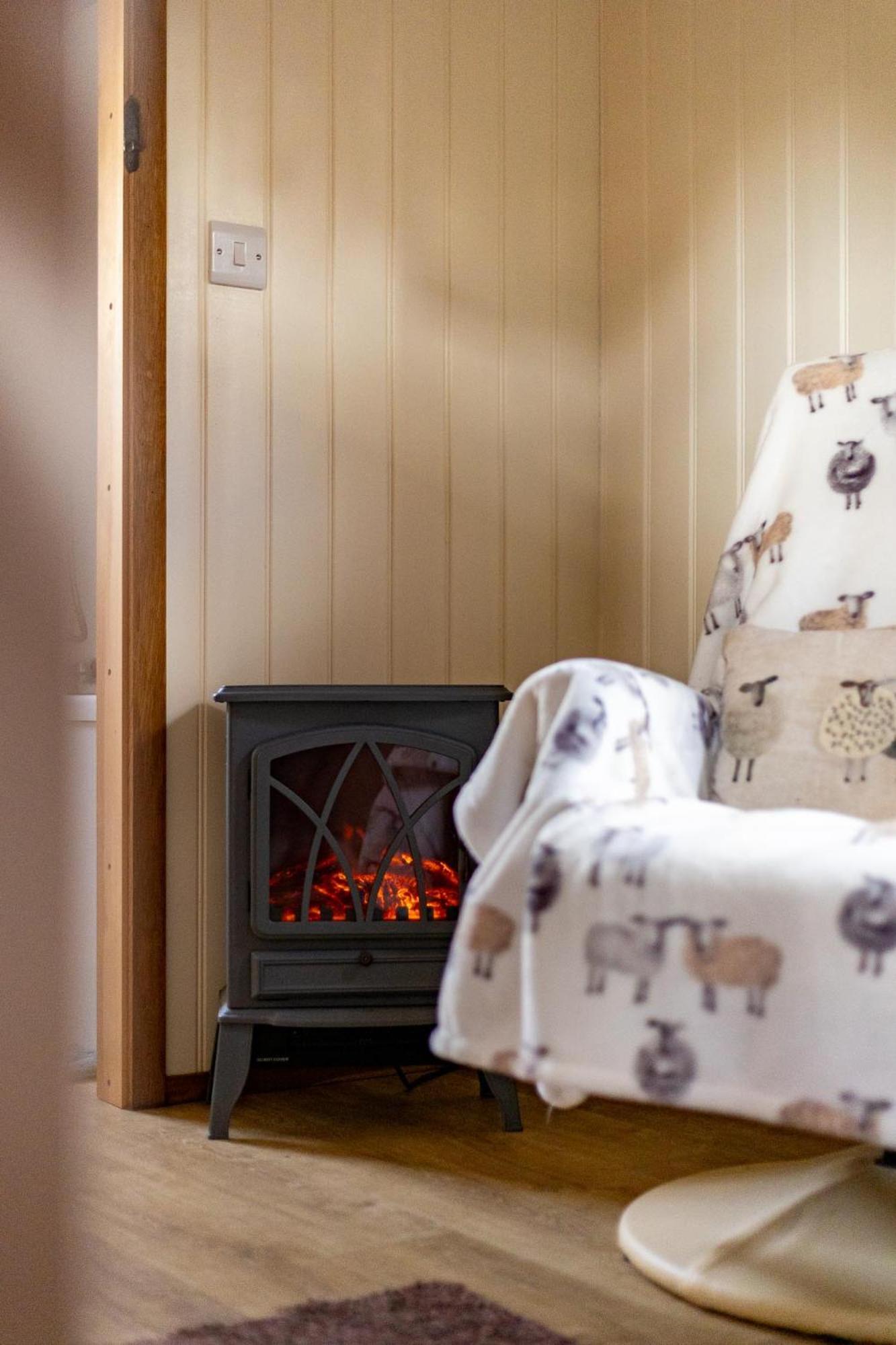 Shepherds Hut, West Ayton, Скарборо Экстерьер фото