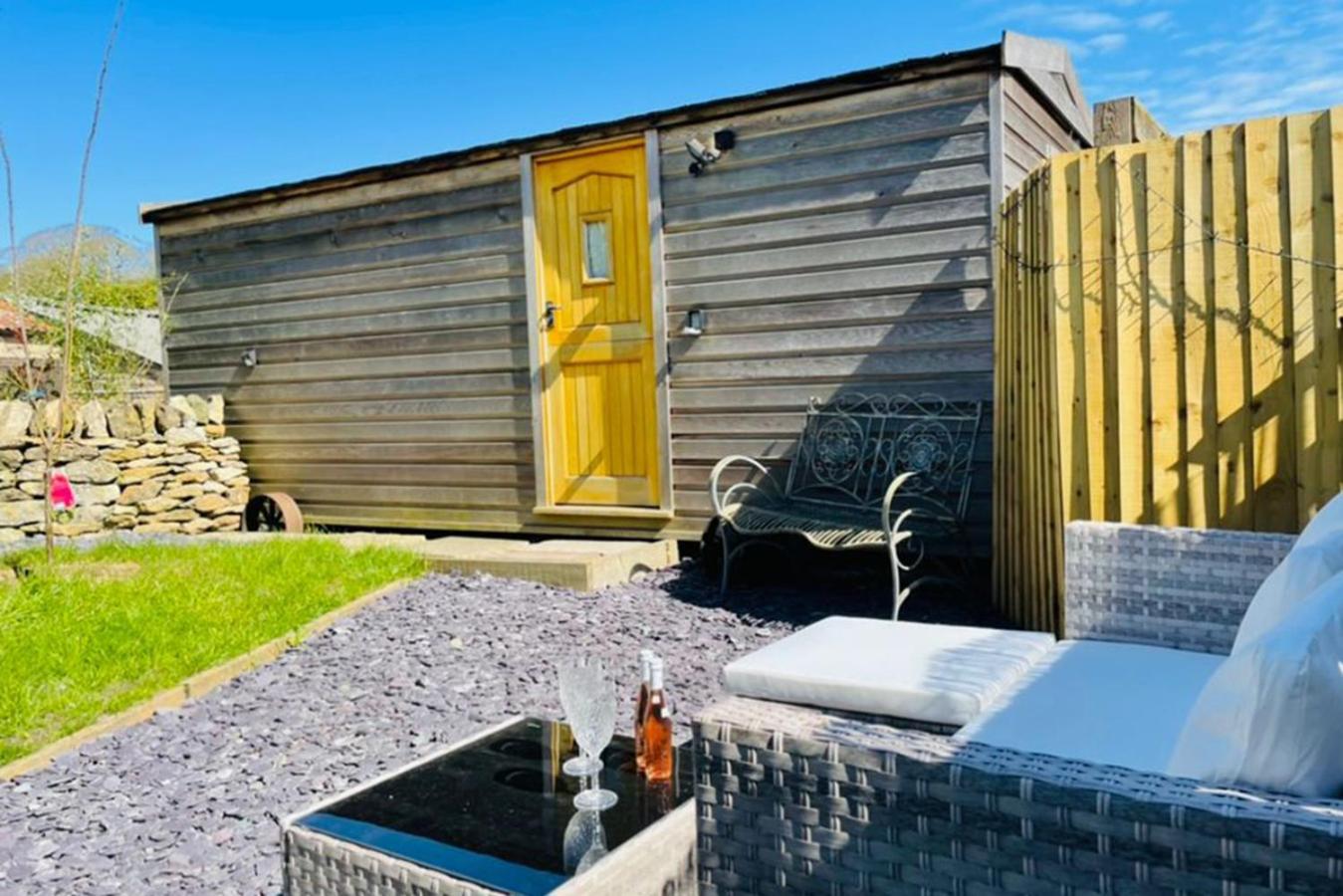 Shepherds Hut, West Ayton, Скарборо Экстерьер фото